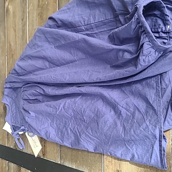 Universal Thread - Picture 6 of 6